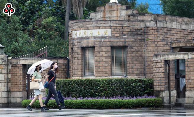 林智坚论文门引发强烈政治风暴，此案关键人余正煌已出面抨击林的论文不是原创，而担任余的论文指导教授的台大国发所教授李碧涵则持续神隐。(本报资料照)