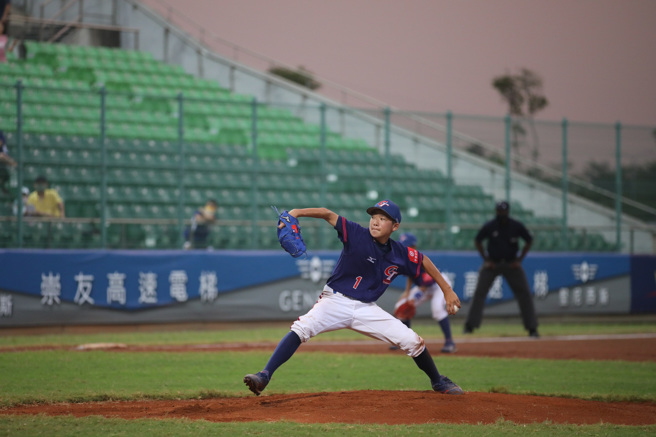 中华队先发投手吴圣智表现精采，虽被打出阳春炮，但也三振好几位墨西哥打者。（中华棒协提供）