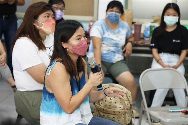 嘉义县政府劳工暨青年发展处今在蒜头糖厂举办「嘉我好漾」青年小聚活动，邀在各地青年团队及青创公司一同分享创业甘苦谈。（嘉义县政府提供∕吕妍庭嘉义传真）