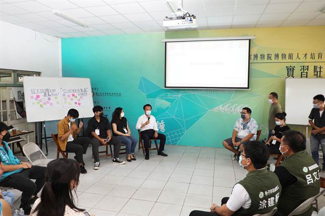 嘉义县政府劳工暨青年发展处今在蒜头糖厂举办「嘉我好漾」青年小聚活动，邀在各地青年团队及青创公司一同分享创业甘苦谈。（嘉义县政府提供∕吕妍庭嘉义传真）