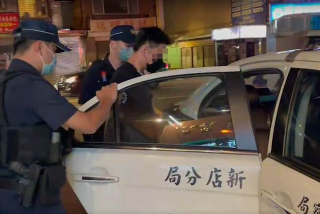 警方表示，黄嫌持刀伤人，依杀人未遂罪嫌拘提、解送地检侦办。（警方提供／李奇叡新北传真）