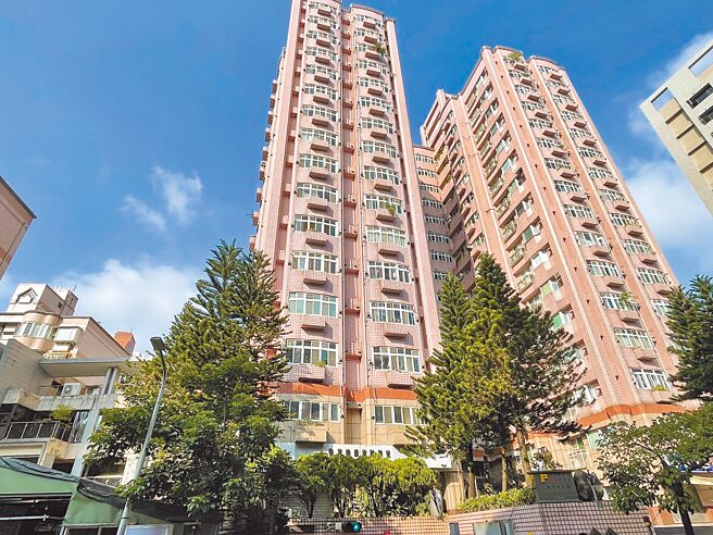 明年起，新北市8层楼以上，未达16层楼集合住宅，须每3年办理一次建筑物公共安全申报，违者最高处30万元罚锾。（新北市工务局提供／陈慰慈新北传真）