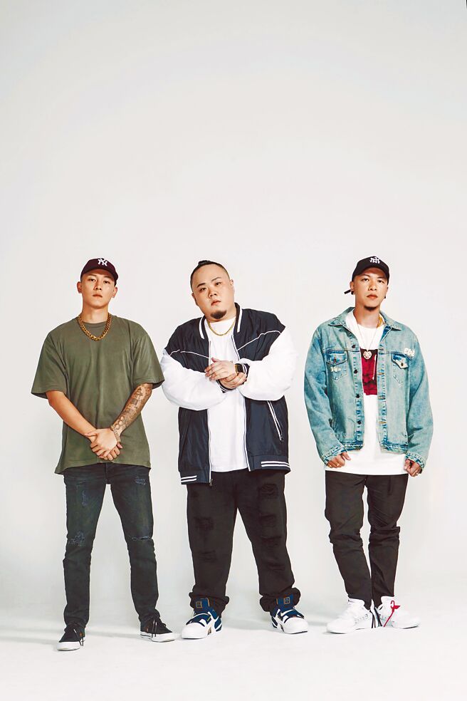 「顽童MJ116」由瘦子（左起）、大渊、小春组成，团员们近年来陆续当爸，粉丝献上祝福。（资料照片）