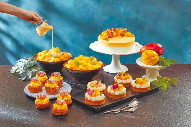 50楼Cafe献上芒果盛宴，百香芒果慕斯蛋糕（右上顺时钟起）、芒果杏仁塔、脆皮芒果泡芙、芒果炼乳剉冰。（50楼Cafe提供）