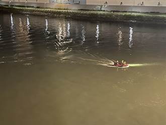 台北橋驚傳男子落水意外 警消派橡皮艇全力搜尋