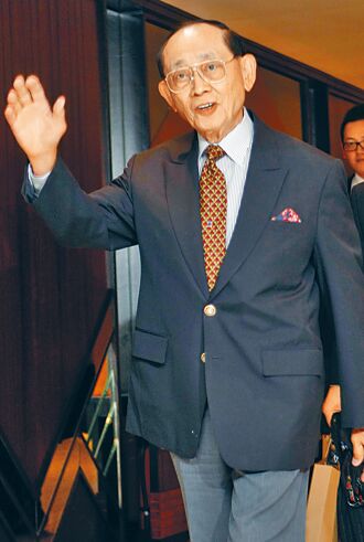 菲律賓前總統羅慕斯 94歲辭世