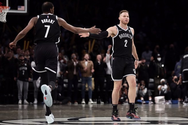 布雷克葛瑞芬(右)只能责怪自己去年做错了决定。(美联社资料照)