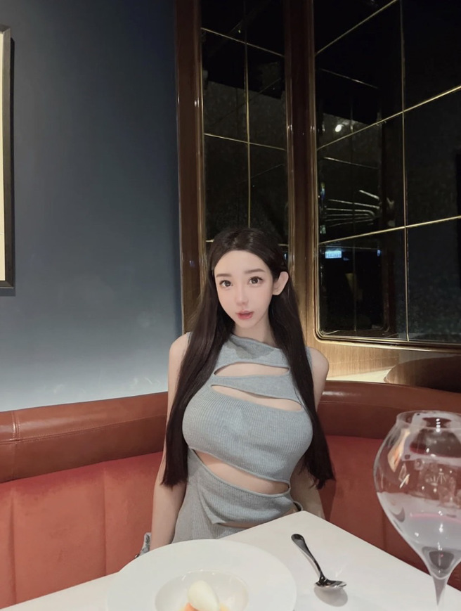 謝熙婷被酸P到「高低胸」。（圖／取材自小紅書）