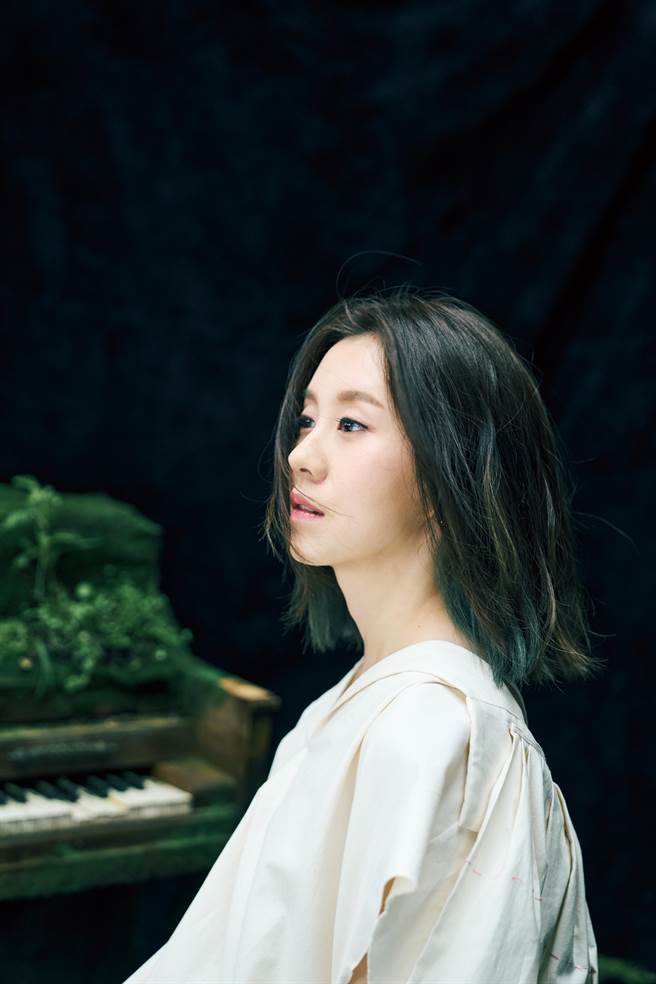 白安新專輯視覺由攝影師余靜萍操刀。（相信音樂提供）