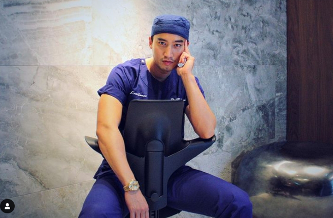 赖弘国因感情事屡登新闻版面，还因此丢了两名好患者，对方因他的花边新闻而转投其他医师。(翻摄自m01yb46 IG)