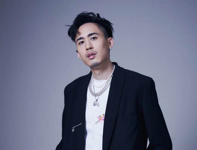 周立铭刚加盟新公司就闹出丑闻。（翻摄自周立铭脸书）