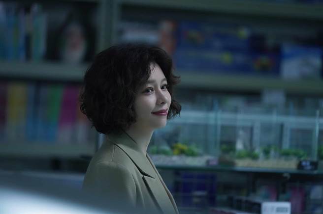 徐若瑄在片中魅力爆棚，展现另一种姊姊的风采。（甲上提供）