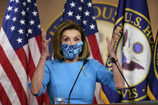 美国眾议院议长裴洛西今晚访台，明日规划前往立法院，不过立法院长游锡堃因确诊新冠肺炎，正在隔离中。（新华社）