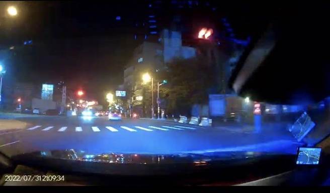 宜蘭縣警察局交通隊依行車紀錄器開罰犯嫌車輛17張違規罰單。（宜蘭縣警察局交通隊提供／吳佩蓉宜蘭傳真）