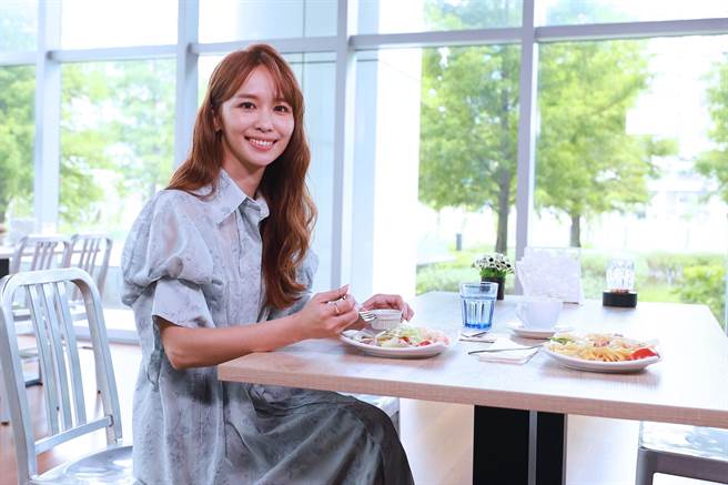 陈明珠客串《黄金岁月》。（民视提供）