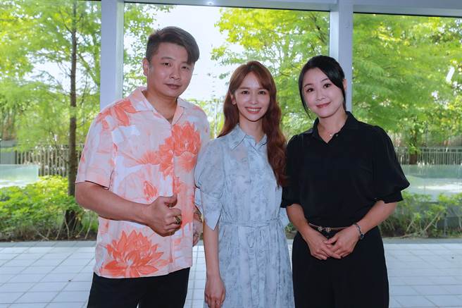 陈明珠客串《黄金岁月》，和陈妍安、蔡佳麟对戏。（民视提供）