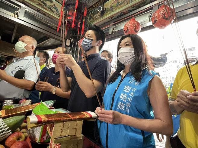 国民党台北市长参选人蒋万安今出席地府阴公庙中元普渡祈福消灾法会。（陈薏云摄）