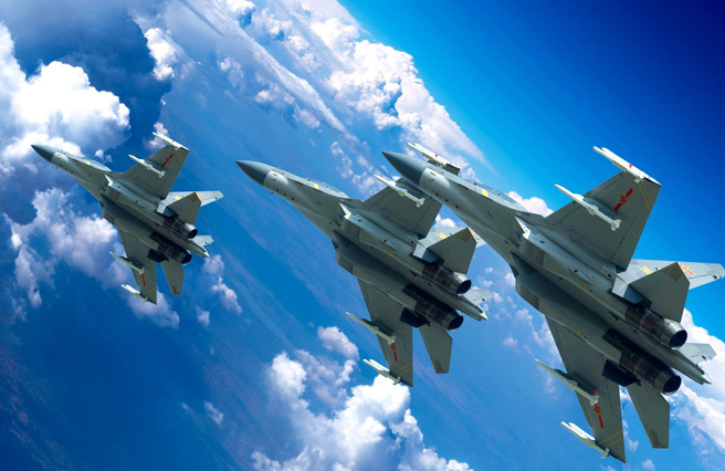 美国眾议院议长裴洛西（Nancy Pelosi）即将访台，路透社引述消息人士指出，好几架解放军战机2日上午飞近台湾海峡中线。图为解放军歼-16战机资料照。（资料照／新华社）