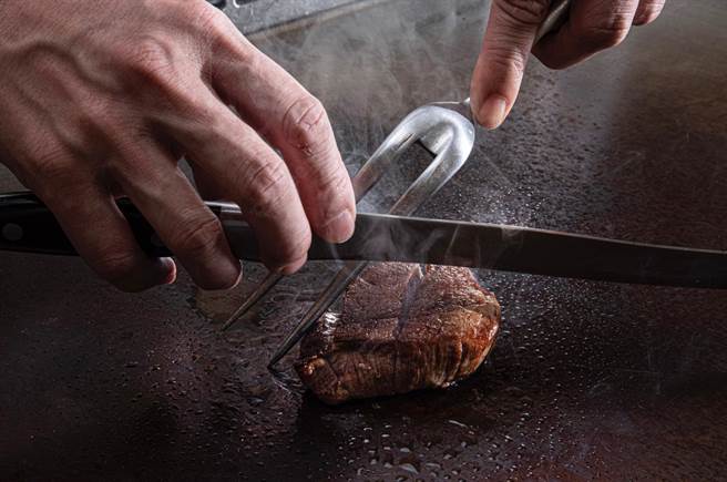 山里桃花林双厅通用券，1900元可享主厨精选套餐五选一；品嚐星级铁板烧细腻流畅的料理演绎，沉醉五感极致享受。（大仓久和大饭店提供）