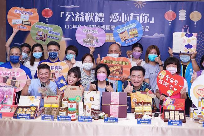  王惠美說，直播帶貨是現在的趨勢，感謝我們藝人朋友的相挺，相信能夠大大增加我們商品的曝光度，給予我們身障朋友最強而有力的支持。（吳建輝攝）