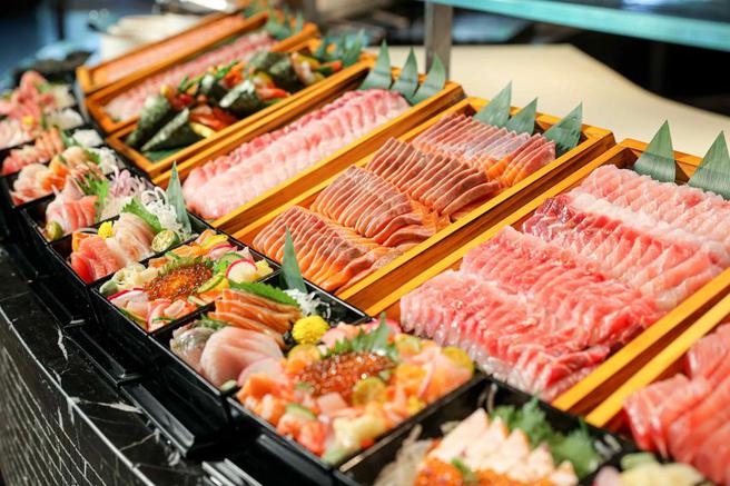 （针对8/5开展的「2022台湾美食展」，台北晶华酒店推出多样优惠票券，部分餐券再享「买十送一」。图／台北晶华酒店提供）