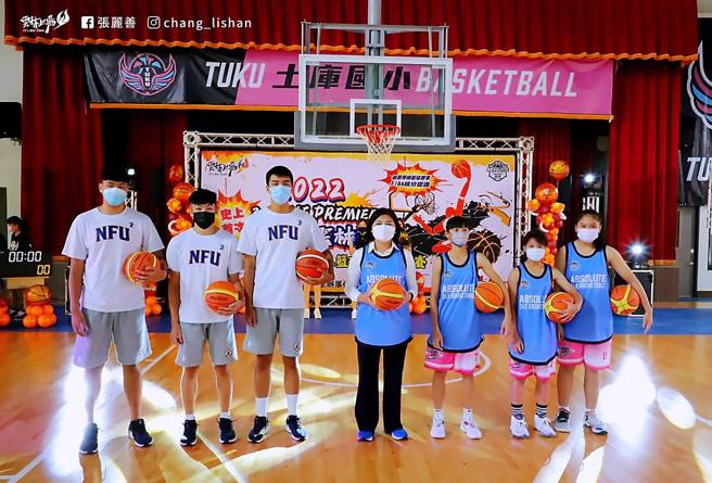 云林县长张丽善（中）。（图 / 取自张丽善脸书）