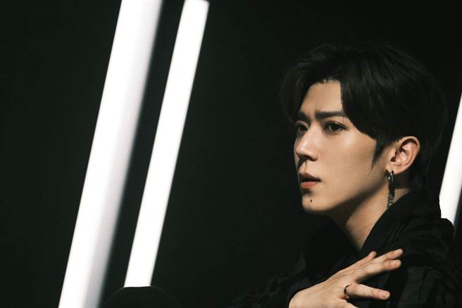 毕书尽发行最新单曲〈Light Up The Future〉。（老鹰音乐提供）