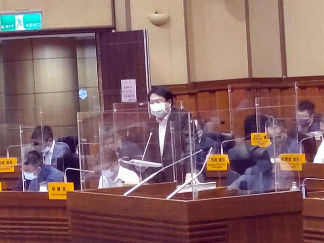 基隆市長林右昌表示，基隆捷運已事先將TOD納入建設前的綜合規畫，將可提供更符合市民的實際需求。（張志康攝）