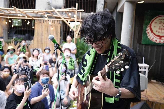 盧廣仲近期舉辦春季巡迴，開心宣布將在12月3日於小巨蛋開唱。（添翼創越工作室提供）