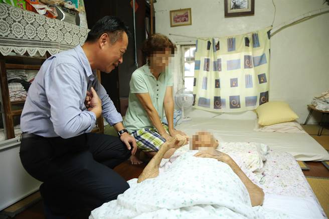 嘉义县首创「外籍看护工到宅指导计画」及「管路安心计画」提供居家安老，入选审计部行政机关优良实务案例评选。（嘉义县政府提供∕吕妍庭嘉传真）