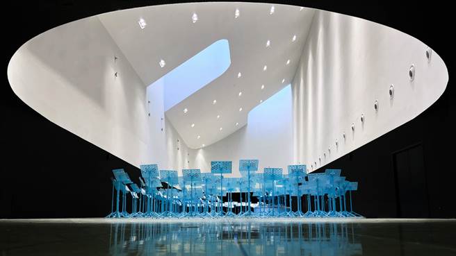 吴青峰将在高雄卫武营举办展览。（环球音乐提供）