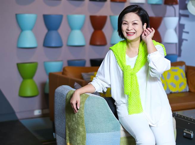 杨贵媚透露受到妈妈影响，相当重视礼仪跟谈吐。（陈俊吉摄）