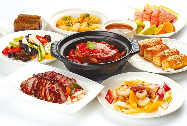 天母SOGO新葡苑蟹蟹爸爸四人餐，原價5300元，特價4880元＋10％。（SOGO提供）