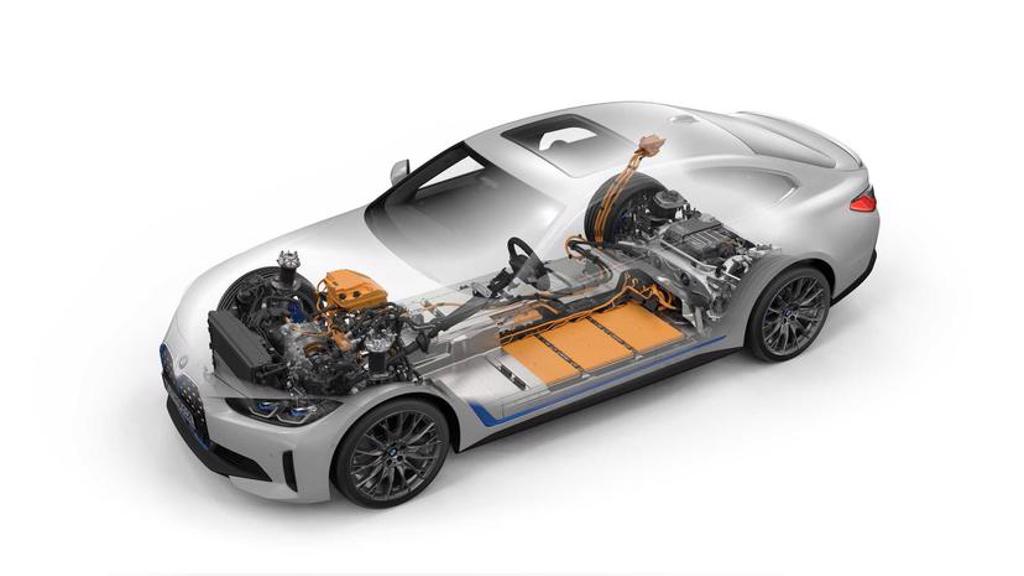 親民版的 BMW i4 eDrive 35 車型在海外推出：電量與動力稍減，但當地價格只有 155 萬元(圖/DDCAR)