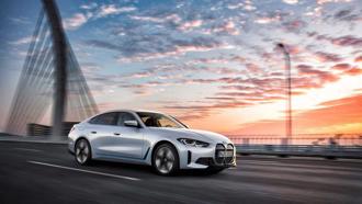 親民版的 BMW i4 eDrive 35 車型在海外推出：電量與動力稍減，但當地價格只有 155 萬元