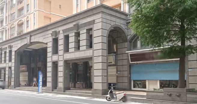 桃园惊传杀夫！妇人持菜刀砍死9旬夫，在家伴尸等子女。(赖佑维翻摄)