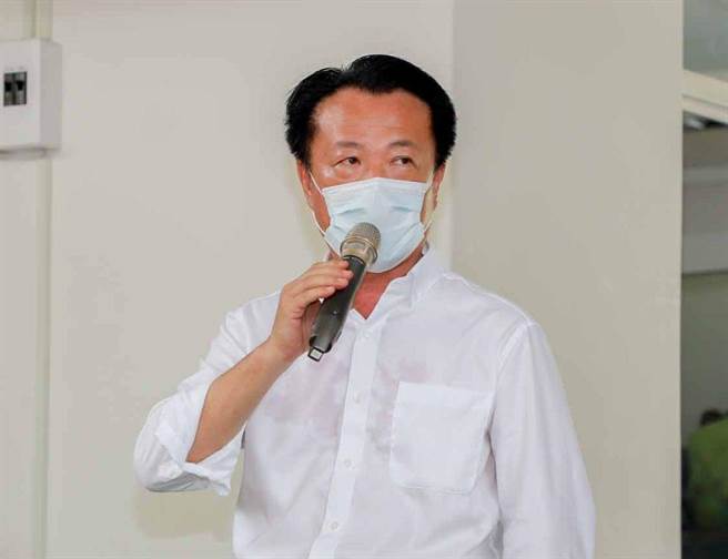 国民党副秘书长王育敏参选嘉义县长，代表民进党寻求连任的嘉义县长翁章梁强调，任何人参选县长都表示尊重。（嘉义县政府提供∕ 吕妍庭嘉义传真）