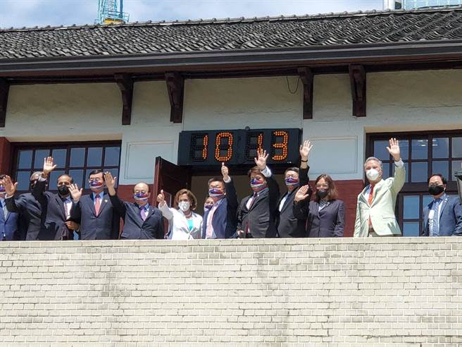 中常会代主席柯建铭：裴洛西道德勇气的坚持在大变局时刻有一锤定音之效。摘自柯建铭脸书