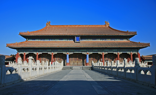 古代多用土木作為建材，但木頭不易保存，而且發生火災非常恐怖，古人為了防火，除了鄰近水源建房，還會在宅院裡設儲水設施。(示意圖/達志影像)