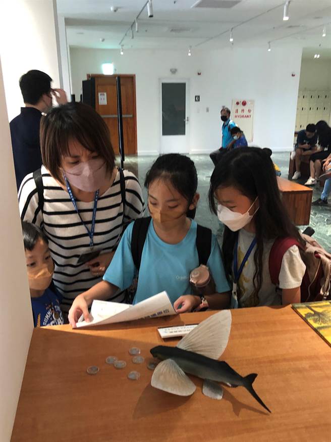飞鱼神的挑战解谜活动，民眾将可以扮演勇者在大厅探索并找出飞鱼神的宝藏，深受亲子欢迎。（史前馆提供／蔡旻妤台东传真）