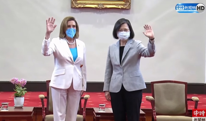 美国眾议院议长裴洛西今（3日）会见总统蔡英文。（图 / 截自中时新闻网直播）