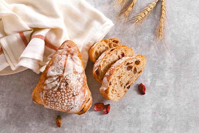 吴宝春「荔枝玫瑰」飘散花果与酒香，主打吃得到食材本身滋味。（棉花田提供）