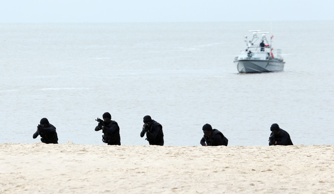 圖為海龍蛙兵過去在料羅灣海域進行海域滲透、突擊的作戰。（示意圖／資料照）