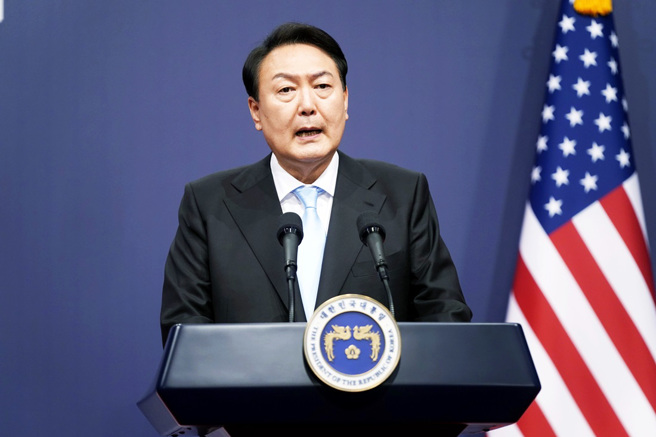 南韩总统尹锡悦不接见到访的美国眾议院议长裴洛西（Nancy Pelosi）引发挞伐，他的办公室改口，宣布两人将在4日通电话。（资料照／美联社）