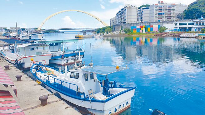 大陆计画于台湾周边实施军事演习，基隆有渔民担心危险不敢出海作业。（陈彩玲摄）