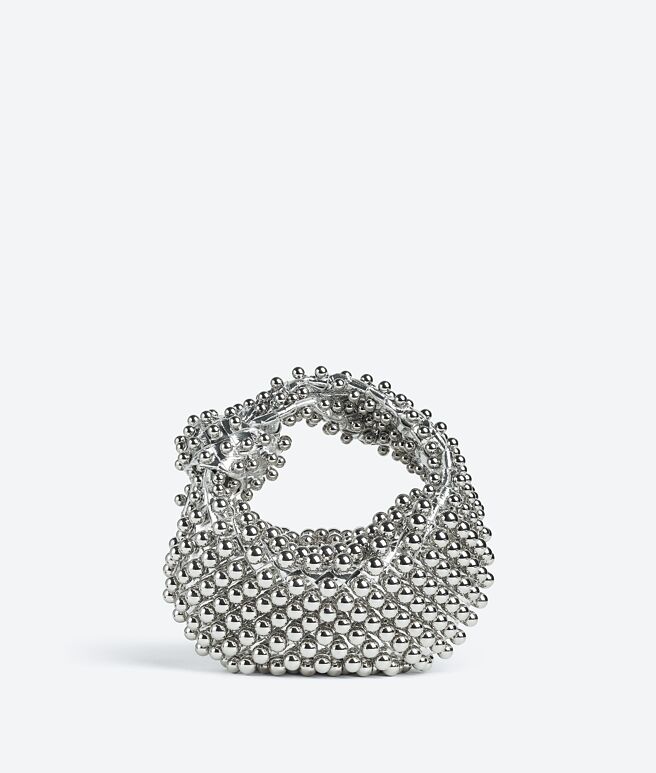 Mini Jodie 金屬羊皮編織鑲嵌球型鉚釘提包，14萬3700元。（BV提供）