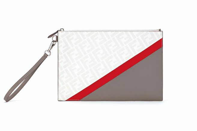 Fendi Diagonal FF LOGO手拿包，3万500元。（Fendi提供）