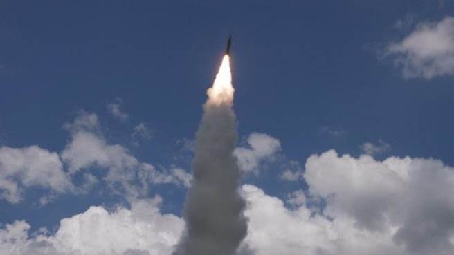 5枚中国飞弹落入日本专属经济区？大陆专家：日本空想病又犯了。（新华社）