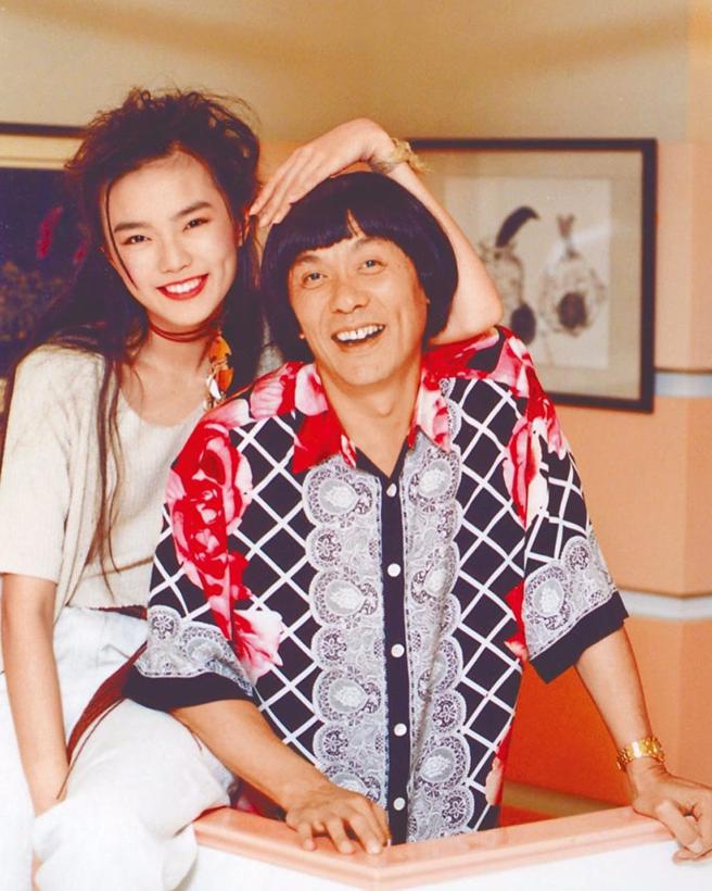 谢金燕在父亲节时怀念猪哥亮，并催泪告白爸爸。(图/翻摄自谢金燕脸书)
