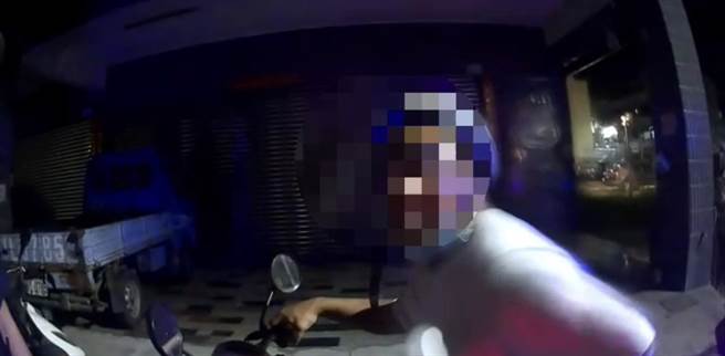 林姓男子5天2次酒驾，都被同2名员警取缔。（翻摄照片／高雄洪靖宜传真）